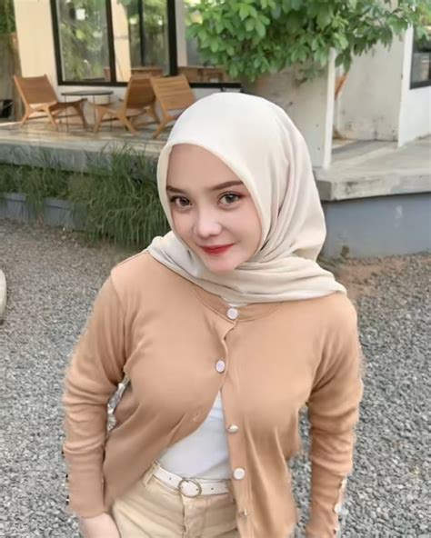 Video taNtE GiRaNg NgEnToT jaket kebesaran panduan vidio eksklusif Korea & lagu dangdut hujan image 1